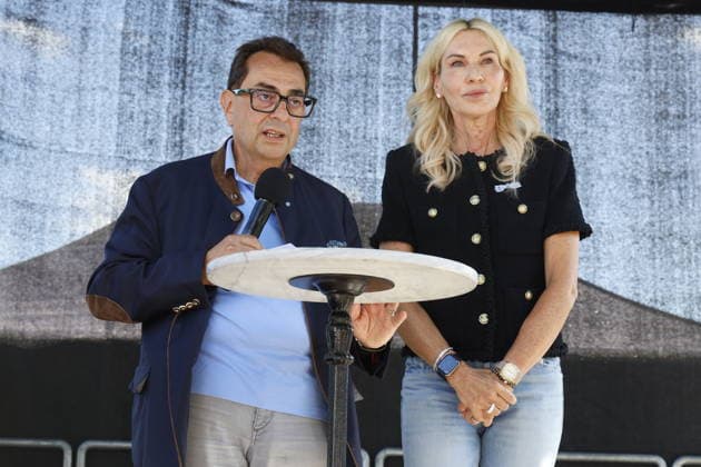 Saskia Greipl Charity Sommerfest 2026 Stavros Kostantinidis und Saskia Greipl-Kostantinidis beim Greipl Charity Sommerfest zugunsten von LichtBlick Seniorenhilfe e.V. im Prof. Erich Greipl Stadion. Ismaning, 03.07.2026 Ismanin b.München Stadion Ismaning Bayern D *** Saskia Greipl Charity Summer Festival 2026 Stavros Kostantinidis and Saskia Greipl Kostantinidis at the Greipl Charity Summer Festival to benefit LichtBlick Seniorenhilfe e.V. at the Prof. Erich Greipl Stadium in Ismaning, July 3, 2026, Ismaning near Munich, Ismaning Stadium, Bavaria, Germany Copyright: xAgenturxMatthiasxWehnertx xReinhardxZichyx