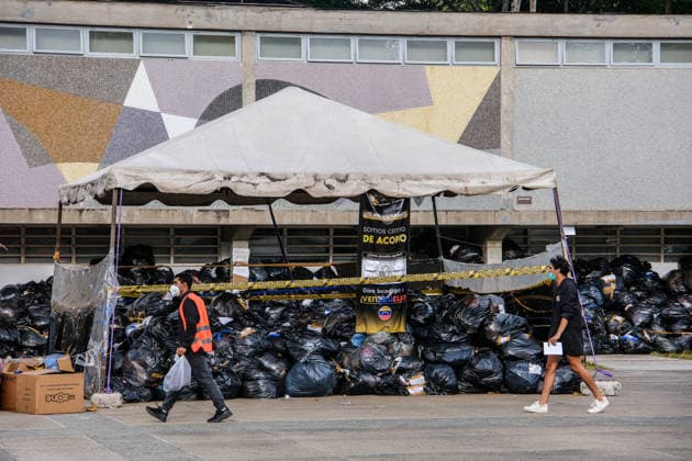 UCV collection center mobilizes humanitarian aid for Venezuela s earthquake survivors CARACAS, VENEZUELA - JULY 3: Volunteers and local citizens work at the Central University of Venezuela s (UCV) main humanitarian collection center, established at the Rectorate Plaza in Caracas, Venezuela, on July 3, 2026. The UCV s main collection center, located at the Rectorate Plaza in Caracas, operates around the clock under the organization of the Federation of University Centers and volunteers. Collected supplies are prioritized for areas affected by recent earthquakes, particularly La Guaira. They continuously receive non-perishable food, drinking water, medical supplies, personal hygiene items, clothing in good condition, and rescue tools. Diko Be  Copyright: x2026xAnadoluxDikoxBetancourtx