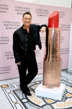 Guido Maria Kretschmer beim Photocall zur Vorstellung seiner neuen Kosmetiklinie für Rossmann im Rahmen der VIP Beauty & Fashion Lounge im Hotel de Rome. Berlin, 03.07.2026 *** Guido Maria Kretschmer at the photo call to unveil his new cosmetics line for Rossmann as part of the VIP Beauty Fashion Lounge at the Hotel de Rome in Berlin, July 3, 2026 Foto:xA.xBuggex xFuturexImagex kretschmer_6704