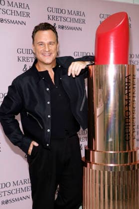 Guido Maria Kretschmer beim Photocall zur Vorstellung seiner neuen Kosmetiklinie für Rossmann im Rahmen der VIP Beauty & Fashion Lounge im Hotel de Rome. Berlin, 03.07.2026 *** Guido Maria Kretschmer at the photo call to unveil his new cosmetics line for Rossmann as part of the VIP Beauty Fashion Lounge at the Hotel de Rome in Berlin, July 3, 2026 Foto:xA.xBuggex xFuturexImagex kretschmer_6707