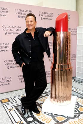 Guido Maria Kretschmer beim Photocall zur Vorstellung seiner neuen Kosmetiklinie für Rossmann im Rahmen der VIP Beauty & Fashion Lounge im Hotel de Rome. Berlin, 03.07.2026 *** Guido Maria Kretschmer at the photo call to unveil his new cosmetics line for Rossmann as part of the VIP Beauty Fashion Lounge at the Hotel de Rome in Berlin, July 3, 2026 Foto:xA.xBuggex xFuturexImagex kretschmer_6705
