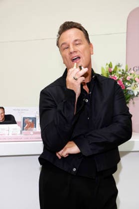Guido Maria Kretschmer beim Photocall zur Vorstellung seiner neuen Kosmetiklinie für Rossmann im Rahmen der VIP Beauty & Fashion Lounge im Hotel de Rome. Berlin, 03.07.2026 *** Guido Maria Kretschmer at the photo call to unveil his new cosmetics line for Rossmann as part of the VIP Beauty Fashion Lounge at the Hotel de Rome in Berlin, July 3, 2026 Foto:xA.xBuggex xFuturexImagex kretschmer_6710
