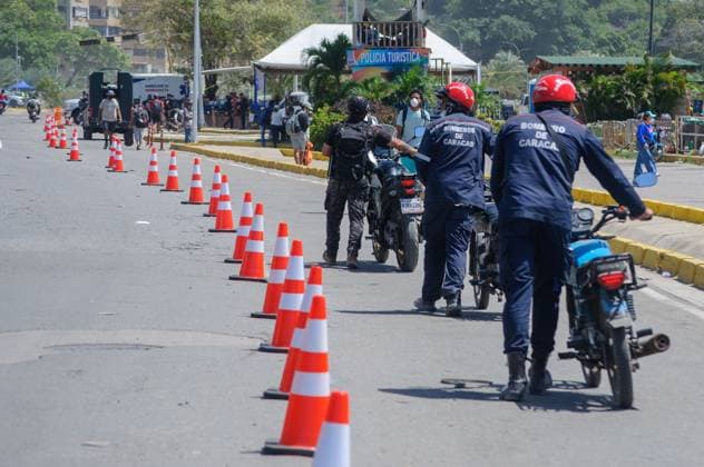 Rescue Operations Continue After Devastating Venezuela Earthquakes LA GUAIRA, VENEZUELA JULY 2026: Venezuelan and international rescue teams continue searching for survivors and recovering victims as residents move to temporary shelters following the twin earthquakes that struck Venezuela on June 24, 2026. Emergency operations remain underway in affected areas as authorities assess the extent of the damage. La Guaira Venezuela (Bolivarian Republic of) Copyright: x xmarioxfloresx xJNAxPressx