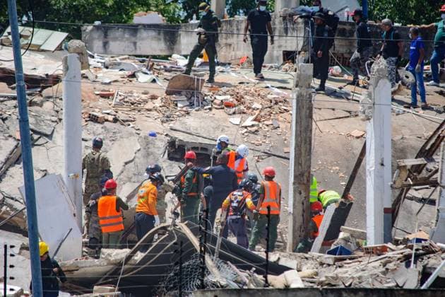 Rescue Operations Continue After Devastating Venezuela Earthquakes LA GUAIRA, VENEZUELA JULY 2026: Venezuelan and international rescue teams continue searching for survivors and recovering victims as residents move to temporary shelters following the twin earthquakes that struck Venezuela on June 24, 2026. Emergency operations remain underway in affected areas as authorities assess the extent of the damage. La Guaira Venezuela (Bolivarian Republic of) Copyright: x xmarioxfloresx xJNAxPressx