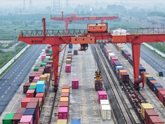 YANGZHOU, CHINA - JULY 04: A freight train loads containers at a logistics base on the Jiangdu railway dedicated line on July 4, 2026 in Yangzhou, Jiangsu Province of China. China s state railway completed a freight volume of over 2 billion tons in the first half of 2026.  Copyright: xVCGx 111652158874