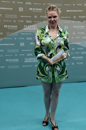 Ricarda Seifried Beste Nachwuchsschauspielerin Muenchen 04.07.2026 Hochschule fuer Fernsehen und Film 43 Filmfest Muenchen Foerderpreis Neues Deutsches Kino Bernd-Eichinger-Platz Foto Muenchen *** Ricarda Seifried Best Young Actress Munich July 4, 2026 University of Television and Film 43rd Munich Film Festival New German Cinema Support Award Bernd Eichinger Square Photo Munich