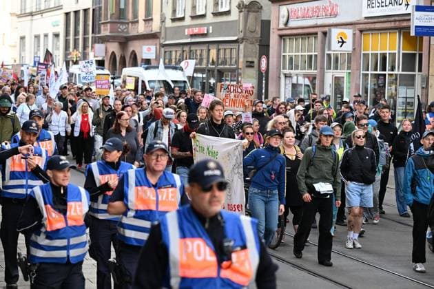 Erfurter AfD Parteitag 2026 ** NUR FÜR REDAKTIONELLE ZWECKE ** EDITORIAL USE ONLY **<p>Erfurt AfD Parteitag 04.07.2026 DGB Demostration Zug durch Erfurt zum Messegelände< p> Marco Schmidt Thüringen Germany Erfurt Copyright: MarcoxSchmidt *** 2026 AfD Party Convention in Erfurt ** FOR EDITORIAL PURPOSES ONLY ** EDITORIAL USE ONLY ** p Erfurt AfD Party Convention 04 07 2026 DGB Demonstration March through Erfurt to the Exhibition Grounds p Marco Schmidt Thuringia Germany Erfurt Copyright MarcoxSchmidt Copyright: MarcoxSchmidt doc86kdzcddtd1w9irkocg ,EDITORIAL USE ONLY