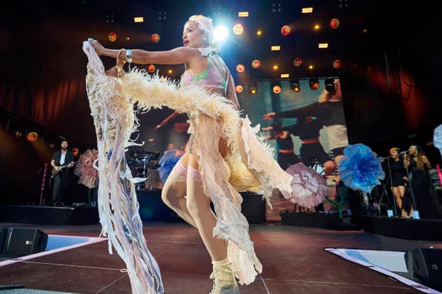 Rita Ora live bei der Eröffnung vom Sommerfestival 2026 in der Autostadt. Wolfsburg, 03.07.2026 *** Rita Ora performs live at the opening of the 2026 Summer Festival at Autostadt Wolfsburg, July 3, 2026 Foto:xU.xStammx xFuturexImagex ora_6703