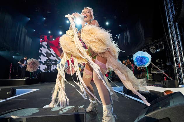 Rita Ora live bei der Eröffnung vom Sommerfestival 2026 in der Autostadt. Wolfsburg, 03.07.2026 *** Rita Ora performs live at the opening of the 2026 Summer Festival at Autostadt Wolfsburg, July 3, 2026 Foto:xU.xStammx xFuturexImagex ora_6714