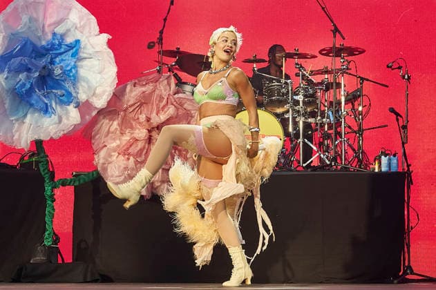 Rita Ora live bei der Eröffnung vom Sommerfestival 2026 in der Autostadt. Wolfsburg, 03.07.2026 *** Rita Ora performs live at the opening of the 2026 Summer Festival at Autostadt Wolfsburg, July 3, 2026 Foto:xU.xStammx xFuturexImagex ora_6729