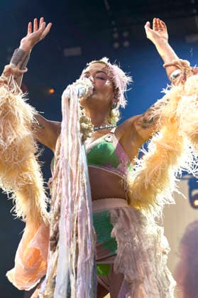 Rita Ora live bei der Eröffnung vom Sommerfestival 2026 in der Autostadt. Wolfsburg, 03.07.2026 *** Rita Ora performs live at the opening of the 2026 Summer Festival at Autostadt Wolfsburg, July 3, 2026 Foto:xU.xStammx xFuturexImagex ora_6749