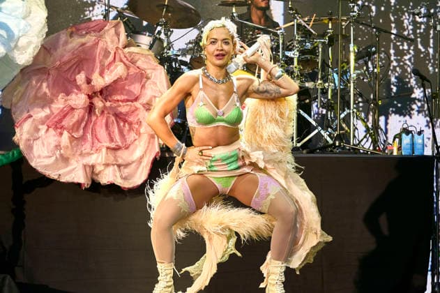 Rita Ora live bei der Eröffnung vom Sommerfestival 2026 in der Autostadt. Wolfsburg, 03.07.2026 *** Rita Ora performs live at the opening of the 2026 Summer Festival at Autostadt Wolfsburg, July 3, 2026 Foto:xU.xStammx xFuturexImagex ora_6776