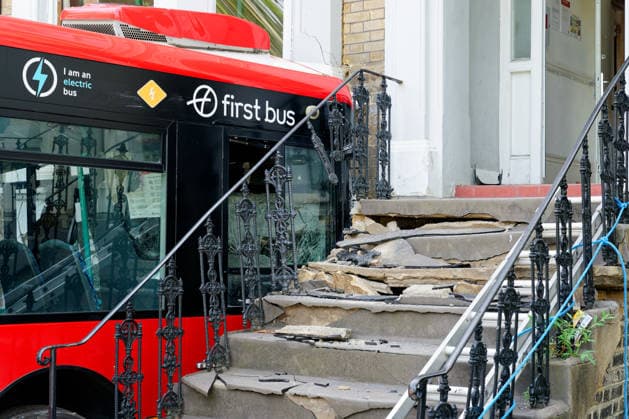 London bus crashed into a property. St Quintin Avenue, London. 3rd July 2026 The scene in Notting Hill, West London, after a bus crashed into a property on St Quintin Avenue., Credit:Aldo Ciarrocchi Avalon UK, London  Copyright: xAldoxCiarrocchix xAvalonx 1114227576