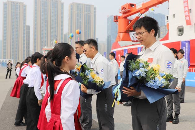 DALIAN, CHINA - JULY 03: China s 16th Arctic expedition team set sail from the port on July 3, 2026 in Dalian, Liaoning Province of China. The mission marks China s first Arctic expedition in the first year of the 15th Five-Year Plan (2026-2030). The fleet consists of four ships: Xuelong, Xuelong 2, Jidi, and Tansuo 3, with the survey set to wrap up by early October.  Copyright: xVCGx 111651955235