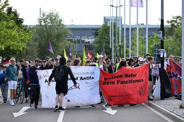 Erfurter AfD Parteitag 2026 ** NUR FÜR REDAKTIONELLE ZWECKE ** EDITORIAL USE ONLY **<p>Erfurt AfD Parteitag 04.07.2026 DGB Demostration Zug durch Erfurt zum Messegelände< p> Marco Schmidt Thüringen Germany Erfurt Copyright: MarcoxSchmidt *** 2026 AfD Party Convention in Erfurt ** FOR EDITORIAL PURPOSES ONLY ** EDITORIAL USE ONLY ** p Erfurt AfD Party Convention 04 07 2026 DGB Demonstration March through Erfurt to the Exhibition Grounds p Marco Schmidt Thuringia Germany Erfurt Copyright MarcoxSchmidt Copyright: MarcoxSchmidt doc86kf34m64exc3j71oep ,EDITORIAL USE ONLY