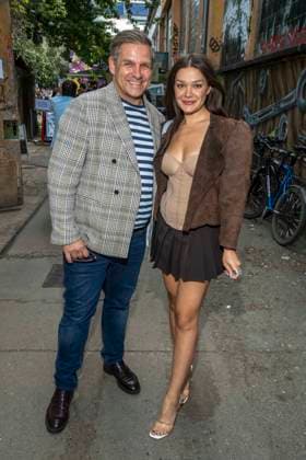 Mode, Berlin Fashion Week, Gäste der Kilian Kerner Modenschau ABB KERNER- Emily Roberts mit Kevin zu Gast bei der Kilan Kerner SPRING SUMMER 2027 auf der Fashion Week in der Skaterhalle in Berlin am 03.07.2026 Berlin Deutschland *** ABB KERNER s Emily Roberts and Kevin attended the Kilan Kerner SPRING SUMMER 2027 show at Fashion Week in the Skaterhalle in Berlin on July 3, 2026, Berlin, Germany