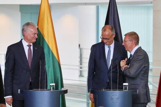 Berlin, Deutschland, 03.07.2026: Bundeskanzleramt: Empfang der Staats- und Regierungschefs der drei baltischen Länder Lettland, Estland und Litauen: Litauens Staatspräsident Gitanas Nauseda, Bundeskanzler Friedrich Merz (CDU), Lettlands Präsident Edgars Rinkevics *** Berlin, Germany, July 3, 2026, Federal Chancellery: Reception for the heads of state and government of the three Baltic countries—Latvia, Estonia, and Lithuania—Lithuanian President Gitanas Nauseda, German Chancellor Friedrich Merz (CDU), and Latvian President Edgars Rinkevics Copyright: xdtsxNachrichtenagenturx dts_126181