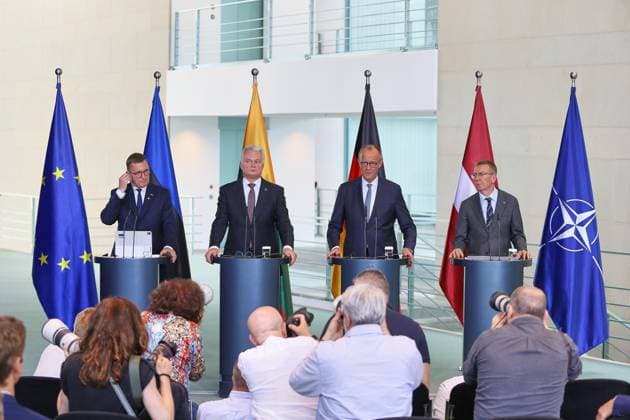 Berlin, Deutschland, 03.07.2026: Bundeskanzleramt: Empfang der Staats- und Regierungschefs der drei baltischen Länder Lettland, Estland und Litauen: Estlands Ministerpräsident Kristen Michal, Litauens Staatspräsident Gitanas Nauseda, Bundeskanzler Friedrich Merz (CDU), Lettlands Präsident Edgars Rinkevics *** Berlin, Germany, July 3, 2026, Federal Chancellery: Reception for the heads of state and government of the three Baltic countries—Latvia, Estonia, and Lithuania—Estonian Prime Minister Kristen Michal, Lithuanian President Gitanas Nauseda, Federal Chancellor Friedrich Merz (CDU), and Latvian President Edgars Rinkevics Copyright: xdtsxNachrichtenagenturx dts_126247