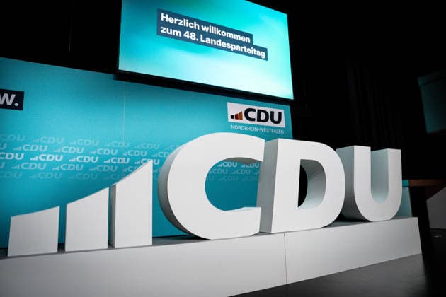 CDU Landesparteitag des Landes Nordrhein-Westfalen in Duesseldorf Impressionen vom CDU Landesparteitag des Landes Nordrhein-Westfalen im Maritim Hotel in NRW Duesseldorf Nordrhein-Westfalen Deutschland *** CDU State Party Convention of North Rhine-Westphalia in Düsseldorf: Highlights from the CDU State Party Convention of North Rhine-Westphalia at the Maritim Hotel in Düsseldorf, North Rhine-Westphalia, Germany