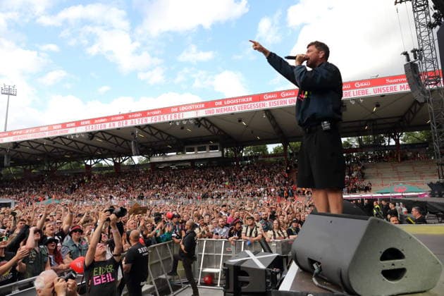 Marten Laciny alias Marteria bei einem Konzert als Support für Nils Wehowsky alias Finch im Stadion An der Alten Försterei in Berlin, 3. Juli 2026. Marteria Konzert Berlin *** Marten Laciny, also known as Marteria, performing as the opening act for Nils Wehowsky, also known as Finch, at the An der Alten Försterei Stadium in Berlin, July 3, 2026 Marteria Concert Berlin