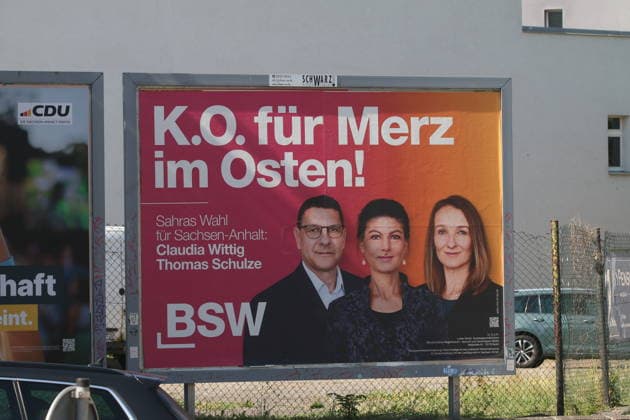 Wahlplakate zur Landtagswahl in Sachsen-Anhalt in Magdeburg. Magdeburg, 02.07.2026. In Magdeburg prägen die Wahlplakate der Parteien das Stadtbild. Die Parteien werben intensiv für die bevorstehende Landtagswahl in Sachsen-Anhalt am 6. September. Wegen einer Sonderregelung der Landeshauptstadt begann die Plakatierung früher als im restlichen Bundesland. *** Election posters for the state election in Saxony-Anhalt in Magdeburg Magdeburg, July 2, 2026 In Magdeburg, the political parties’ campaign posters dominate the cityscape. The parties are campaigning intensively for the upcoming state election in Saxony-Anhalt on September 6. Due to a special regulation in the state capital, the posting of posters began earlier than in the rest o Copyright: xAgenturxMatthiasxWehnertx xM.xGränzdörferx