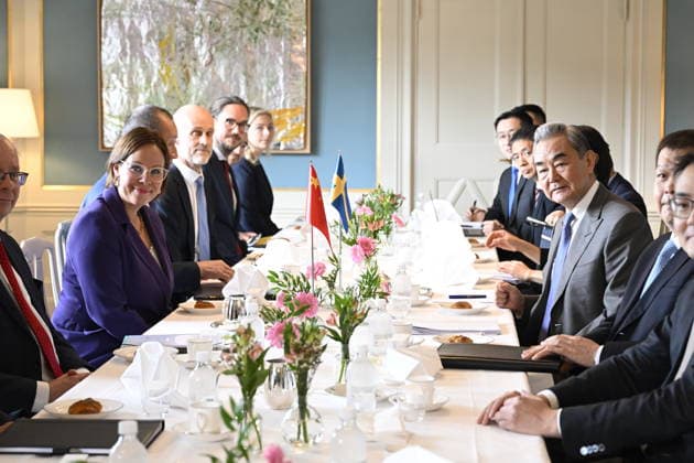 News Bilder des Tages Utrikesminister Maria Malmer Stenergard (M) tar emot Kinas utrikesminister Wang Yi samt den kinesiska delegationen. STOCKHOLM SVERIGE x10070x *** Foreign Minister Maria Malmer Stenergard M welcomes Chinese Foreign Minister Wang Yi and the Chinese delegation STOCKHOLM, SWEDEN x10070x  Copyright: xJessicaxGow TTx KINAS UTRIKESMINISTER WANG YI I STOCKHOLM xeNUyt9yH_s