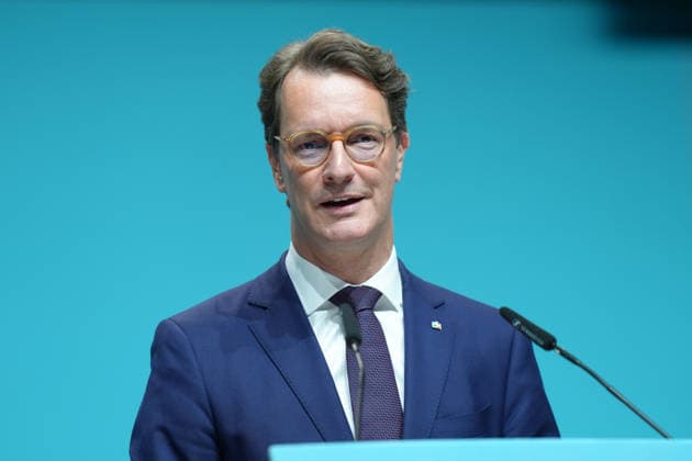 Landesparteitag der CDU NRW in Duesseldorf Hendrik Wuest, Ministerpraesident des Landes Nordrhein-Westfalen im Portrait bei seiner Rede zur Ereoffung des Landesparteitag der CDU Nordrhein-Westfalen im Maritim Hotel, Duesseldorf, 04.07.2026 Duesseldorf NRW Deutschland *** CDU North Rhine-Westphalia State Party Convention in Düsseldorf: A portrait of Hendrik Wuest, Minister-President of North Rhine-Westphalia, during his opening address at the CDU North Rhine-Westphalia State Party Convention at the Maritim Hotel in Düsseldorf, July 4, 2026, Düsseldorf, North Rhine-Westphalia, Germany