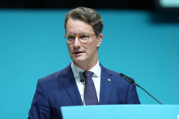 Landesparteitag der CDU NRW in Duesseldorf Hendrik Wuest, Ministerpraesident des Landes Nordrhein-Westfalen im Portrait bei seiner Rede zur Ereoffung des Landesparteitag der CDU Nordrhein-Westfalen im Maritim Hotel, Duesseldorf, 04.07.2026 Duesseldorf NRW Deutschland *** CDU North Rhine-Westphalia State Party Convention in Düsseldorf: A portrait of Hendrik Wuest, Minister-President of North Rhine-Westphalia, during his opening address at the CDU North Rhine-Westphalia State Party Convention at the Maritim Hotel in Düsseldorf, July 4, 2026, Düsseldorf, North Rhine-Westphalia, Germany