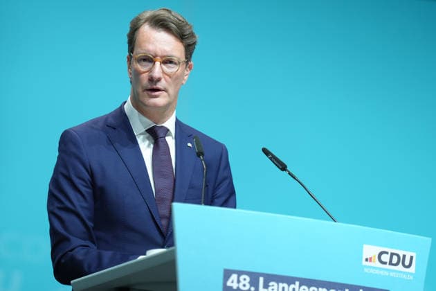Landesparteitag der CDU NRW in Duesseldorf Hendrik Wuest, Ministerpraesident des Landes Nordrhein-Westfalen im Portrait bei seiner Rede zur Ereoffung des Landesparteitag der CDU Nordrhein-Westfalen im Maritim Hotel, Duesseldorf, 04.07.2026 Duesseldorf NRW Deutschland *** CDU North Rhine-Westphalia State Party Convention in Düsseldorf: A portrait of Hendrik Wuest, Minister-President of North Rhine-Westphalia, during his opening address at the CDU North Rhine-Westphalia State Party Convention at the Maritim Hotel in Düsseldorf, July 4, 2026, Düsseldorf, North Rhine-Westphalia, Germany