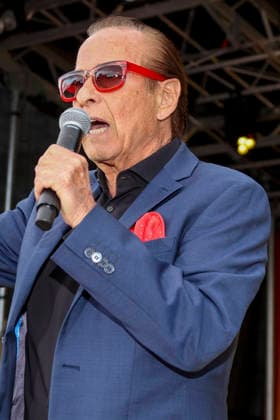 ABB SCHLAGERMOVE- Michael Holm Buehne show singen zu Gast beim Das Schlagermove in Concert Open Air auf dem Heiligengeistfeld in Hamburg am 03.07.2025 Hamburg Deutschland *** ABB SCHLAGERMOVE Michael Holm Stage Show Singing as a guest at Das Schlagermove in Concert Open Air at the Heiligengeistfeld in Hamburg on July 3, 2025, Hamburg, Germany