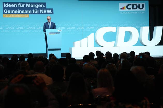 Landesparteitag der CDU NRW in Duesseldorf Bundeskanzler Friedrich Merz bei seiner Rede zur Ereoffung des Landesparteitag der CDU Nordrhein-Westfalen im Maritim Hotel, Duesseldorf, 04.07.2026 Duesseldorf NRW Deutschland *** CDU North Rhine-Westphalia State Party Convention in Düsseldorf: Federal Chancellor Friedrich Merz delivering his opening address at the CDU North Rhine-Westphalia State Party Convention at the Maritim Hotel in Düsseldorf, July 4, 2026, Düsseldorf, North Rhine-Westphalia, Germany