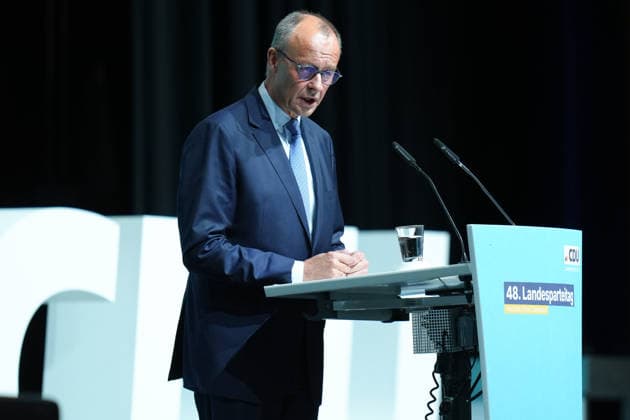 Landesparteitag der CDU NRW in Duesseldorf Bundeskanzler Friedrich Merz bei seiner Rede zur Ereoffung des Landesparteitag der CDU Nordrhein-Westfalen im Maritim Hotel, Duesseldorf, 04.07.2026 Duesseldorf NRW Deutschland *** CDU North Rhine-Westphalia State Party Convention in Düsseldorf: Federal Chancellor Friedrich Merz delivering his opening address at the CDU North Rhine-Westphalia State Party Convention at the Maritim Hotel in Düsseldorf, July 4, 2026, Düsseldorf, North Rhine-Westphalia, Germany