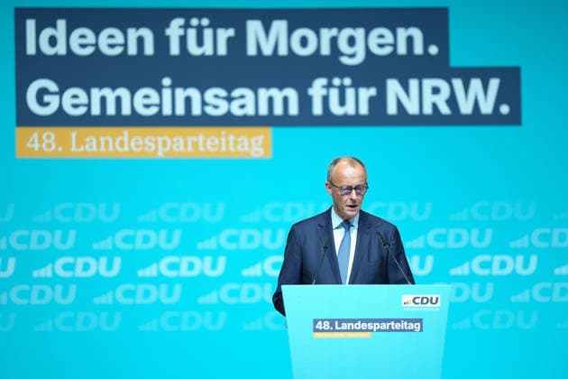 Landesparteitag der CDU NRW in Duesseldorf Bundeskanzler Friedrich Merz im Portrait bei seiner Rede zur Ereoffung des Landesparteitag der CDU Nordrhein-Westfalen im Maritim Hotel, Duesseldorf, 04.07.2026 Duesseldorf NRW Deutschland *** CDU North Rhine-Westphalia State Party Convention in Düsseldorf: A portrait of Chancellor Friedrich Merz during his opening address at the CDU North Rhine-Westphalia State Party Convention at the Maritim Hotel in Düsseldorf, July 4, 2026, Düsseldorf, North Rhine-Westphalia, Germany