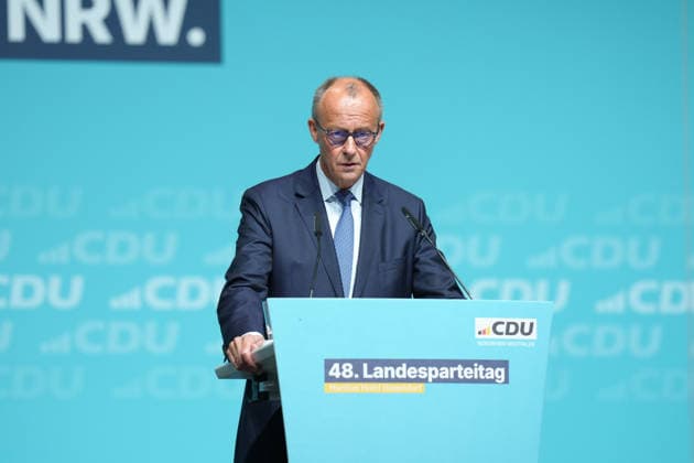 Landesparteitag der CDU NRW in Duesseldorf Bundeskanzler Friedrich Merz bei seiner Rede zur Ereoffung des Landesparteitag der CDU Nordrhein-Westfalen im Maritim Hotel, Duesseldorf, 04.07.2026 Duesseldorf NRW Deutschland *** CDU North Rhine-Westphalia State Party Convention in Düsseldorf: Federal Chancellor Friedrich Merz delivering his opening address at the CDU North Rhine-Westphalia State Party Convention at the Maritim Hotel in Düsseldorf, July 4, 2026, Düsseldorf, North Rhine-Westphalia, Germany