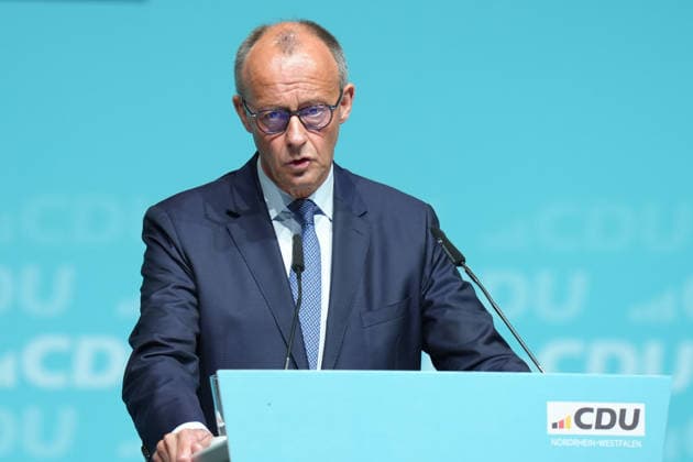 Landesparteitag der CDU NRW in Duesseldorf Bundeskanzler Friedrich Merz im Portrait bei seiner Rede zur Ereoffung des Landesparteitag der CDU Nordrhein-Westfalen im Maritim Hotel, Duesseldorf, 04.07.2026 Duesseldorf NRW Deutschland *** CDU North Rhine-Westphalia State Party Convention in Düsseldorf: A portrait of Chancellor Friedrich Merz during his opening address at the CDU North Rhine-Westphalia State Party Convention at the Maritim Hotel in Düsseldorf, July 4, 2026, Düsseldorf, North Rhine-Westphalia, Germany
