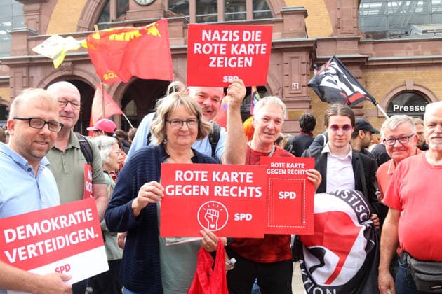 Erfurt, 04.07.2026 Gegendemonstration gegen den Bundesparteitag der AfD in Erfurt *** Erfurt, July 4, 2026: Counter-demonstration against the AfD’s national party convention in Erfurt Copyright: xMatthiasxGränzdörferx