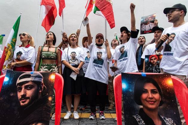 Iranian Protest outside the US embassy in Bangkok. BANGKOK, THAILAND JULY 4, 2026: Iranian protesters gathered outside the United States Embassy in Bangkok, Thailand, on July 4, 2026, to express support for political activist and former Iranian Crown Prince Reza Pahlavi. Demonstrators also called on the U.S. government to reject any future peace agreement with the government of Iran. Bangkok Copyright: x xPeeraponxBoonyakiatx xJNAxPressx