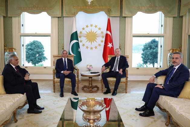 Recep Tayyip Erdogan - Shehbaz Sharif meeting in Istanbul ISTANBUL, TURKIYE - JULY 04: (----EDITORIAL USE ONLY MANDATORY CREDIT - TURKISH PRESIDENCY HANDOUT - NO MARKETING NO ADVERTISING CAMPAIGNS - DISTRIBUTED AS A SERVICE TO CLIENTS----) Turkish President Recep Tayyip Erdogan meets with Pakistani Prime Minister Shehbaz Sharif in Istanbul, Turkiye on July 04, 2026. Turkish Presidency Handout Anadolu Istanbul Turkey. Editorial use only. Please get in touch for any other usage.  Copyright: x2026xAnadoluxTurkishxPresidencyx xHandoutx