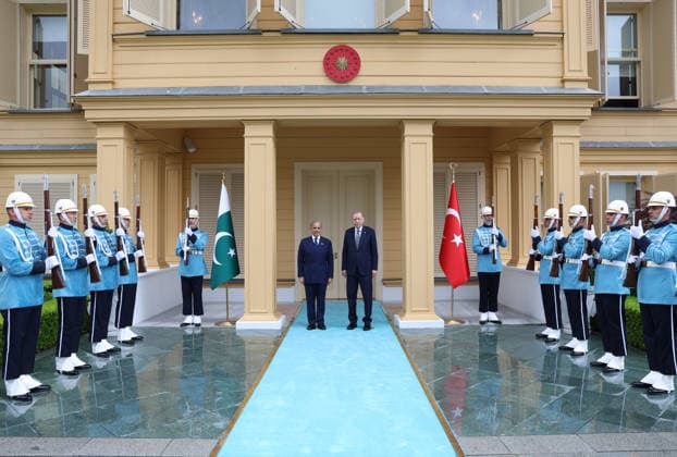 Recep Tayyip Erdogan - Shehbaz Sharif meeting in Istanbul ISTANBUL, TURKIYE - JULY 04: (----EDITORIAL USE ONLY MANDATORY CREDIT - TURKISH PRESIDENCY HANDOUT - NO MARKETING NO ADVERTISING CAMPAIGNS - DISTRIBUTED AS A SERVICE TO CLIENTS----) Turkish President Recep Tayyip Erdogan welcomes Pakistani Prime Minister Shehbaz Sharif with an official ceremony in Istanbul, Turkiye on July 04, 2026. Turkish Presidency Handout Anadolu Istanbul Turkey. Editorial use only. Please get in touch for any other usage.  Copyright: x2026xAnadoluxTurkishxPresidencyx xHandoutx