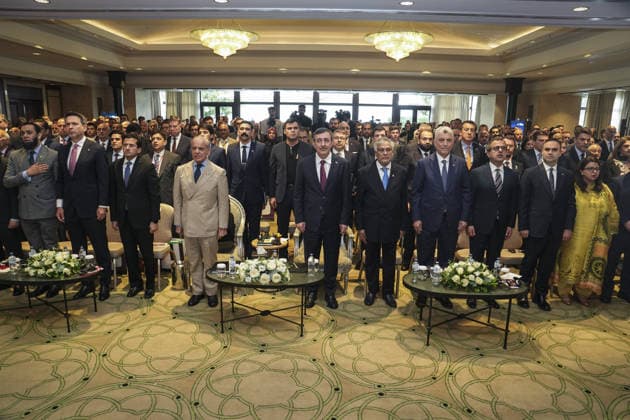 Turkiye-Pakistan Business and Investment Forum ISTANBUL, TURKIYE - JULY 04: Turkish Vice President Cevdet Yilmaz (6th R), Minister of Trade Omer Bolat (4th R), Minister of Industry and Technology Mehmet Fatih Kacir (2nd R), Minister of Energy and Natural Resources Alparslan Bayraktar (2nd L), and Pakistani Prime Minister Shehbaz Sharif (4th L) attend the Turkiye-Pakistan Business and Investment Forum in Istanbul, Turkiye on July 04, 2026. Beyza Comert Anadolu Istanbul Turkey. Editorial use only. Please get in touch for any other usage.  Copyright: x2026xAnadoluxBeyzaxComertx