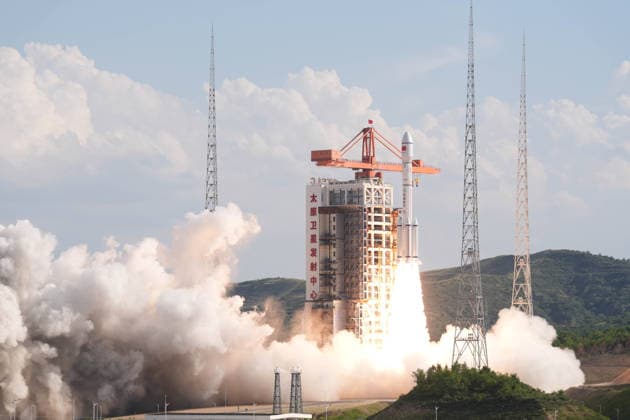 (260704) -- TAIYUAN, July 4, 2026 -- A modified Long March-6 carrier rocket carrying a new satellite group blasts off from the Taiyuan Satellite Launch Center in north China s Shanxi Province on July 4, 2026. The satellite group was launched at 5:30 p.m. (Beijing Time) aboard a modified Long March-6 carrier rocket and entered its preset orbit successfully. It will form part of the Spacesail Constellation, a mega commercial Chinese low-orbit satellite network. (Photo by Xinhua) (EyesOnSci) CHINA-TAIYUAN-SATELLITE GROUP-LAUNCH (CN) LixTiantian 