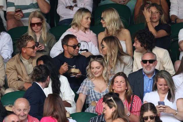 . 04 07 2026. London, United Kingdom. Celebrities including Stephen Graham and Sienna Miller in the crowd on Centre Court on day six of the Wimbledon Tennis Championships in London.  xStephenxLockx xi-Imagesx IIM-26882-0035