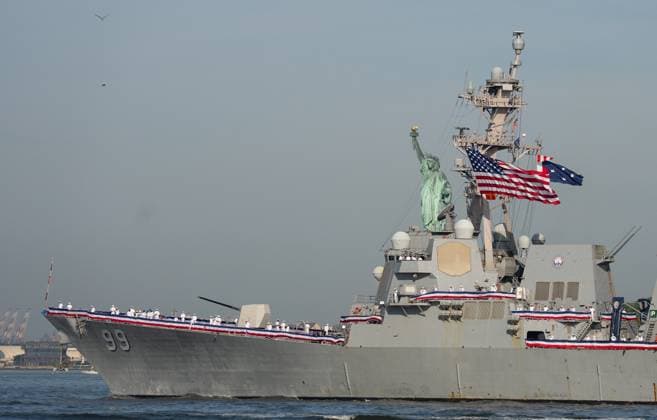 RECORD DATE NOT STATED USS Farragut (DDG-99) Passes Manhattan and the Statue of Liberty Ahead of America s 250th Anniversary Celebration (NEW) USS Farragut (DDG-99) Passes Manhattan and the Statue of Liberty Ahead of America s 250th Anniversary Celebration. July 4, 2026, Governors Island, New York, USA. The USS Farragut (DDG-99), an Arleigh Burke-class guided-missile destroyer of the U.S. Navy, sailed past the Manhattan skyline and the Statue of Liberty as part of activities leading up to the celebration of the 250th anniversary of the United States. Credit: Jorge Estrellado Thenews2(Foto: Jorge Estrellado Thenews2 imago images) USS Farragut (DDG-99) Passes Manhattan and the Statue of Liberty Ahead of America s 250th Anniversary Celebration  Copyright: xJorgexEstrelladox