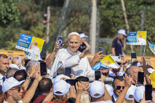 Pope Leo XIV visits the Southern Italian island of Lampedusa LAMPEDUSA, ITALY, JULY 04: Pope Leo XIV greets the faithful as he arrives at the sports field to celebrate a mass on the occasion of his visit to Lampedusa, Italy, on July 04, 2026. Riccardo De Luca Anadolu Lampedusa Italy. Editorial use only. Please get in touch for any other usage.  Copyright: x2026xAnadoluxRiccardoxDexLucax