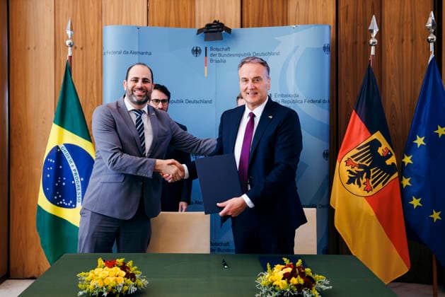 Johann Wadephul (CDU), Bundesaussenminister, aufgenommen bei der Teilnahme an der Veranstaltung Aufbau nachhaltiger Rohstofflieferketten in der Residenz der Botschafterin in Brasilia, 03.07.2026. Fotografiert im Auftrag des Auswaertigen Amtes (AA) Brasilia Brasilien *** Johann Wadephul (CDU), Federal Minister of Foreign Affairs, photographed while attending the event Building Sustainable Raw Material Supply Chains at the Ambassador’s residence in Brasília on July 3, 2026. Photographed on behalf of the Federal Foreign Office (AA) in Brasília, Brazil. Copyright: xFelixxZahnx