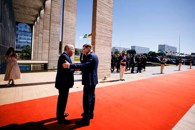 Johann Wadephul (CDU), Bundesaussenminister, trifft Mauro Vieira, Aussenminister der Foederativen Republik Brasilien zu einem Gespraech in Brasilia, 03.07.2026. Fotografiert im Auftrag des Auswaertigen Amtes (AA) Brasilia Brasilien *** Johann Wadephul (CDU), Federal Minister of Foreign Affairs, meets with Mauro Vieira, Minister of Foreign Affairs of the Federative Republic of Brazil, for talks in Brasília on July 3, 2026. Photographed on behalf of the Federal Foreign Office (AA) in Brasília, Brazil. Copyright: xFelixxZahnx