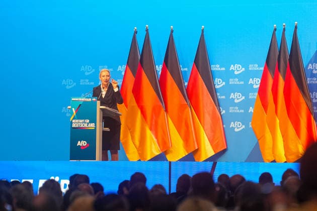 Erfurt Alice Weidel bei ihrer Bewerbungsrede zur Wiederwahl als Bundessprecherin der AfD Alice Weidel spricht in ihrer Bewerbungsrede zur Wiederwahl als Bundessprecherin der AfD immer wieder von Remigration und teilt heftig gegen die aktuelle Bundesregierung aus *** Erfurt: Alice Weidel during her campaign speech for reelection as federal spokesperson for the AfD. In her campaign speech for reelection as federal spokesperson for the AfD, Alice Weidel repeatedly refers to remigration and strongly criticizes the current federal government. Copyright: xEibner-Pressefoto PiaxSchindlerx EP_PSR