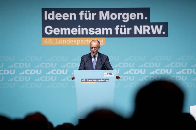 CDU Landesparteitag des Landes Nordrhein-Westfalen in Duesseldorf Bundeskanzler Friedrich Merz bei seiner Rede auf dem CDU Landesparteitag des Landes Nordrhein-Westfalen im Maritim Hotel in NRW, Duesseldorf, 04.07.2026 Duesseldorf Nordrhein-Westfalen Deutschland *** CDU State Party Convention of North Rhine-Westphalia in Düsseldorf; Federal Chancellor Friedrich Merz delivering his speech at the CDU State Party Convention of North Rhine-Westphalia at the Maritim Hotel in Düsseldorf, North Rhine-Westphalia, July 4, 2026; Düsseldorf, North Rhine-Westphalia, Germany