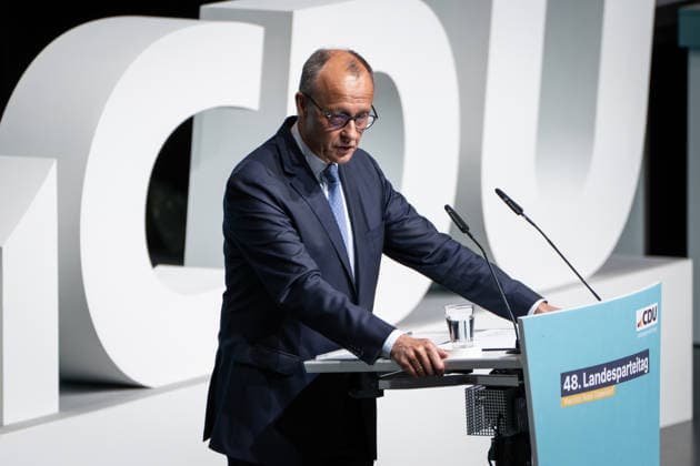 CDU Landesparteitag des Landes Nordrhein-Westfalen in Duesseldorf Bundeskanzler Friedrich Merz bei seiner Rede auf dem CDU Landesparteitag des Landes Nordrhein-Westfalen im Maritim Hotel in NRW, Duesseldorf, 04.07.2026 Duesseldorf Nordrhein-Westfalen Deutschland *** CDU State Party Convention of North Rhine-Westphalia in Düsseldorf; Federal Chancellor Friedrich Merz delivering his speech at the CDU State Party Convention of North Rhine-Westphalia at the Maritim Hotel in Düsseldorf, North Rhine-Westphalia, July 4, 2026; Düsseldorf, North Rhine-Westphalia, Germany