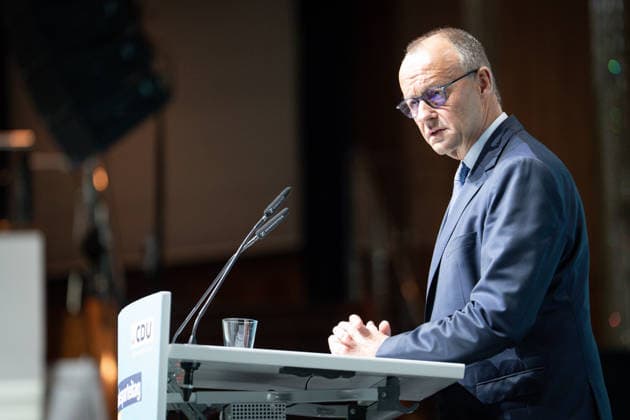 CDU Landesparteitag des Landes Nordrhein-Westfalen in Duesseldorf Bundeskanzler Friedrich Merz bei seiner Rede auf dem CDU Landesparteitag des Landes Nordrhein-Westfalen im Maritim Hotel in NRW, Duesseldorf, 04.07.2026 Duesseldorf Nordrhein-Westfalen Deutschland *** CDU State Party Convention of North Rhine-Westphalia in Düsseldorf; Federal Chancellor Friedrich Merz delivering his speech at the CDU State Party Convention of North Rhine-Westphalia at the Maritim Hotel in Düsseldorf, North Rhine-Westphalia, July 4, 2026; Düsseldorf, North Rhine-Westphalia, Germany